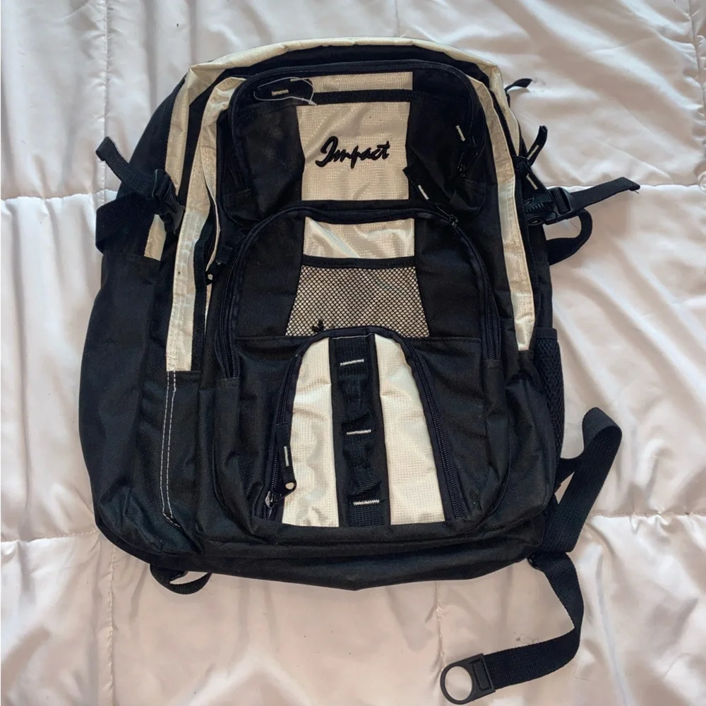 2 backpacks - Picture 2 of 2